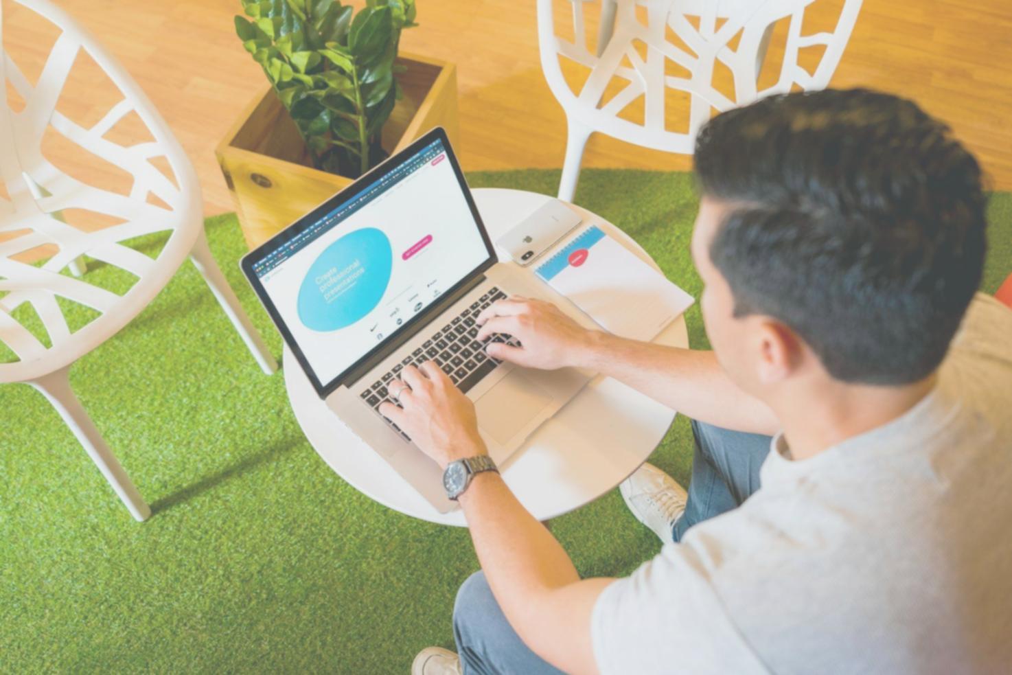 Übersichtliche Budgetplanung mit verschiedenen Kategorien und Anpassungsmöglichkeiten